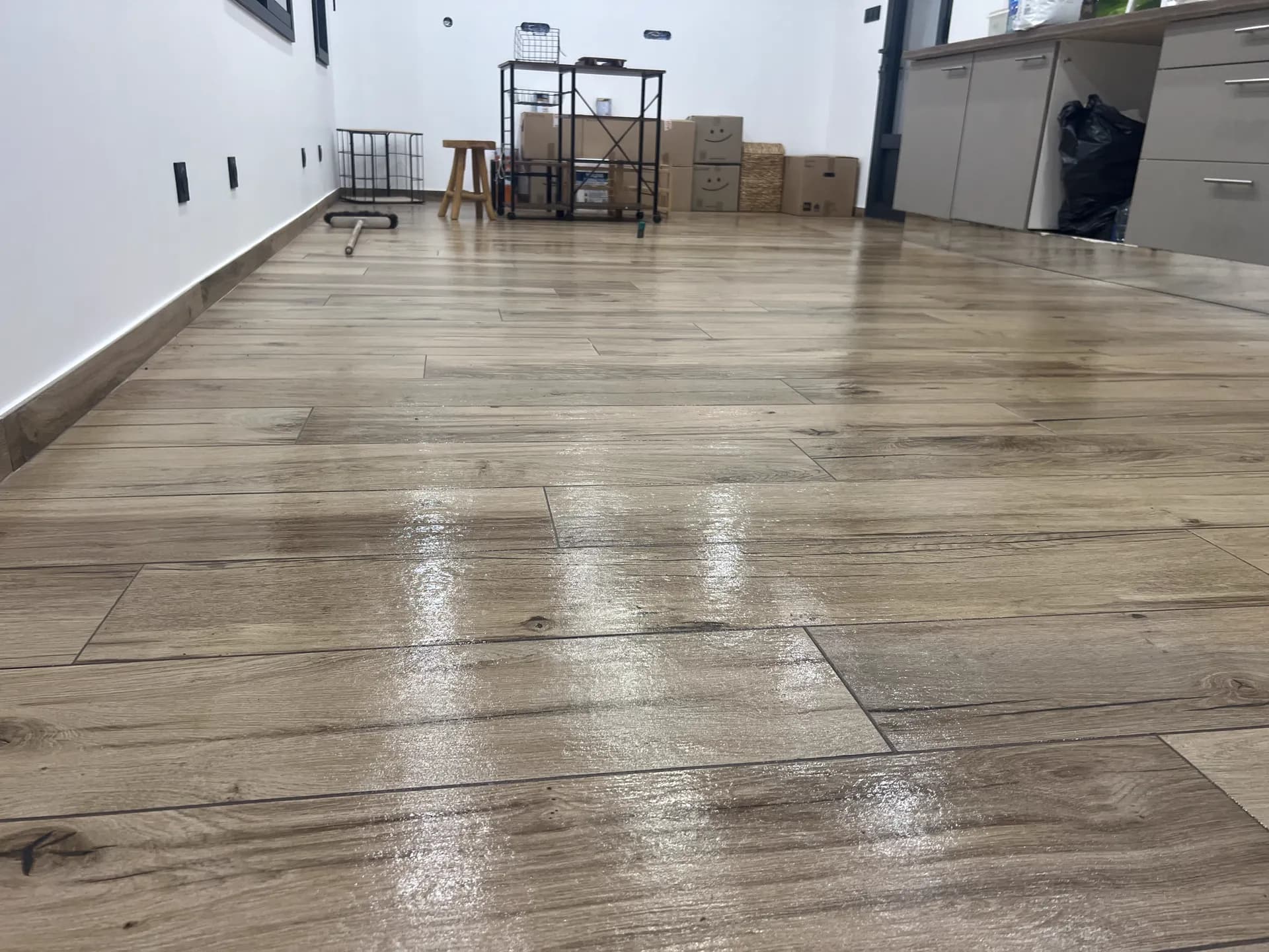 Carreleur revêtement sol imitation bois carrelage Montpellier professionnel